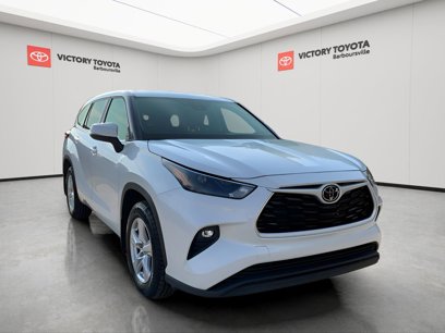 Used 2023 Toyota Highlander LE