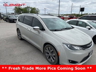 Used 2019 Chrysler Pacifica Limited w/ Tire & Wheel Group