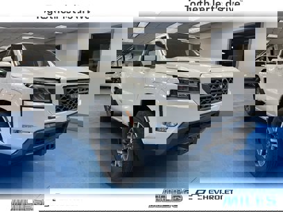 Used 2024 Nissan Frontier SL w/ Technology Package