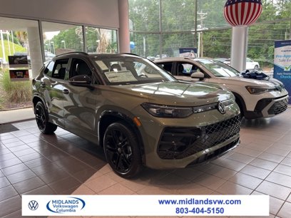 New 2025 Volkswagen Tiguan SE R-Line