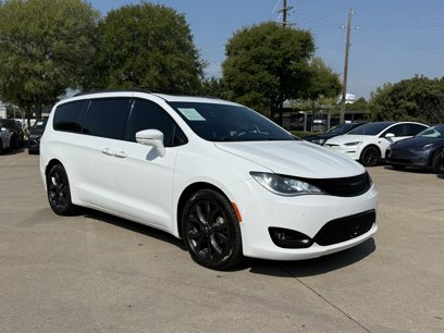 Used 2018 Chrysler Pacifica Limited