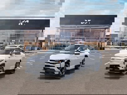 New 2025 Kia K4 LXS