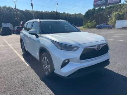 Used 2023 Toyota Highlander XLE