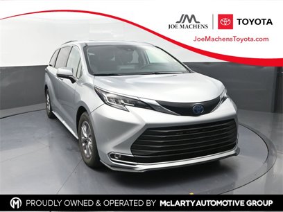 Used 2023 Toyota Sienna XLE