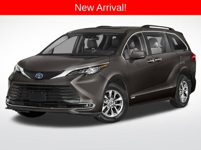 Used 2023 Toyota Sienna XLE