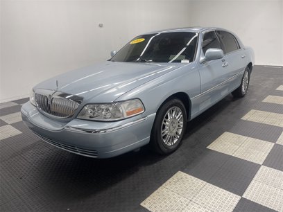 Used 2007 Lincoln Town Car Signature Limited
