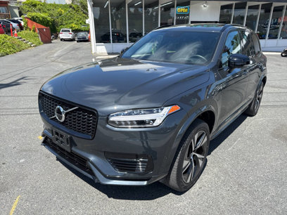 Used 2022 Volvo XC90 T8 R-Design w/ Advanced Package