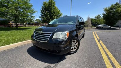 Used 2009 Chrysler Town & Country Touring w/ Entertainment Group #2