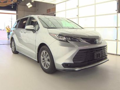 Used 2022 Toyota Sienna LE