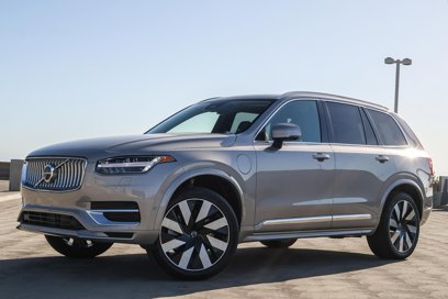 New 2025 Volvo XC90 T8 Plus w/ Protection Package