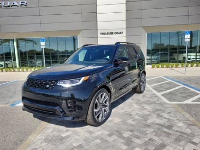 New 2024 Land Rover Discovery Dynamic SE