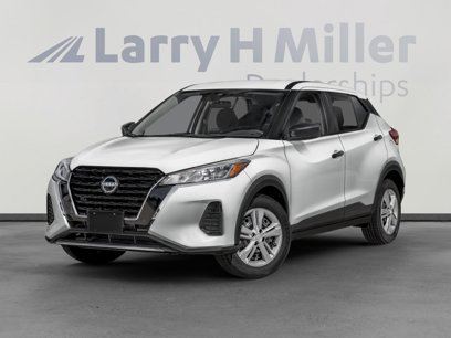 New 2025 Nissan Kicks Play S
