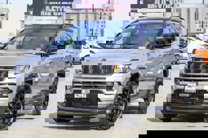 Used 2023 Jeep Compass Altitude