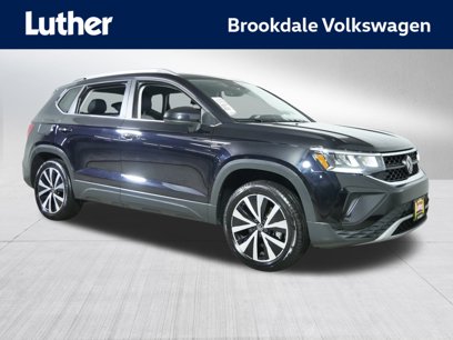 Used 2023 Volkswagen Taos SE w/ Panoramic Sunroof Package