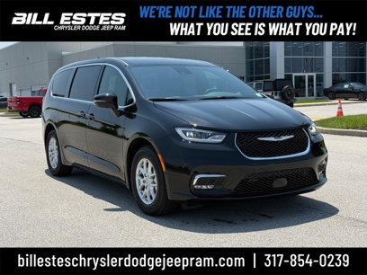 New 2025 Chrysler Pacifica Select