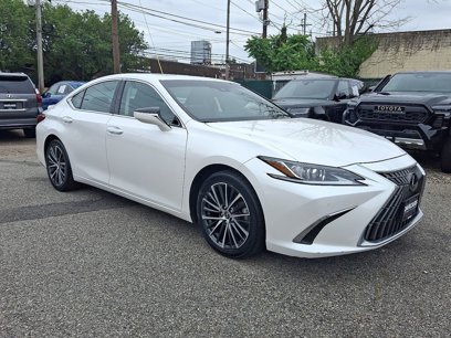 Certified 2022 Lexus ES 350 w/ Premium Package