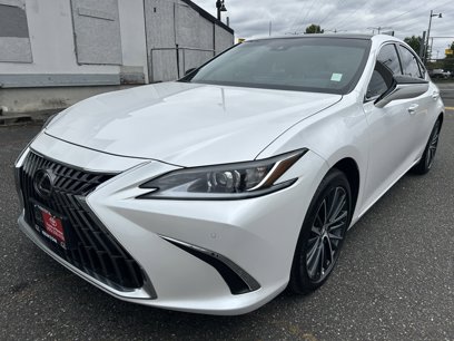 Used 2025 Lexus ES 350 w/ Premium Package