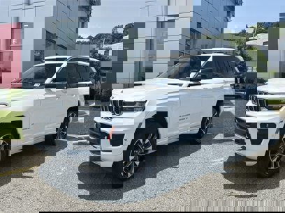 Used 2023 Jeep Grand Cherokee Overland w/ Luxury Tech Group IV