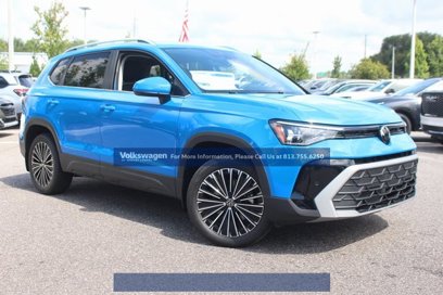 New 2025 Volkswagen Taos SE