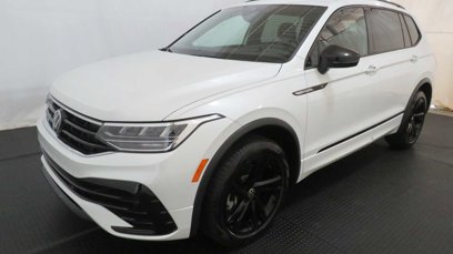 Certified 2024 Volkswagen Tiguan SE R-Line