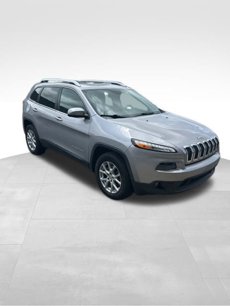 Used 2018 Jeep Cherokee Latitude Plus w/ Cold Weather Group