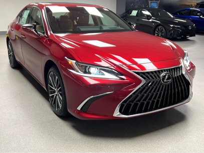 New 2025 Lexus ES 350 w/ Premium Package