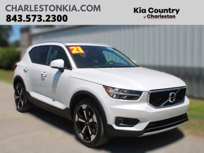 Used 2021 Volvo XC40 T5 Momentum w/ Premium Package