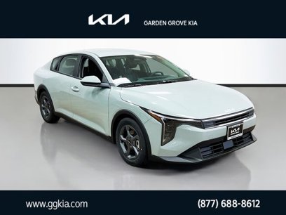 New 2025 Kia K4 LXS