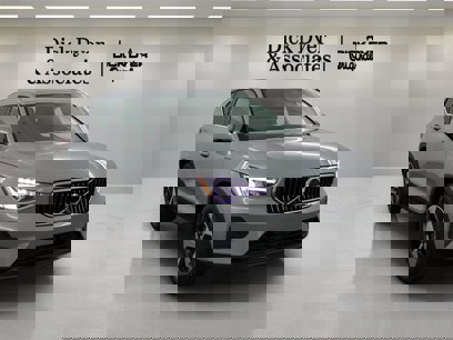 New 2025 Volvo XC40 B5 Core w/ Protection Package Premier