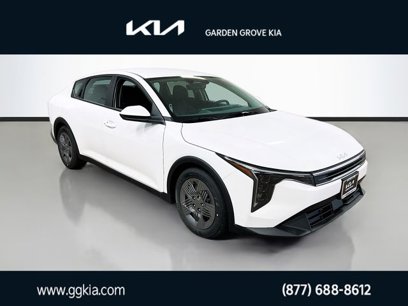New 2025 Kia K4 LX