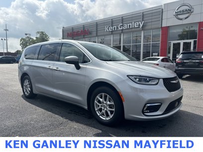 Used 2023 Chrysler Pacifica Touring-L