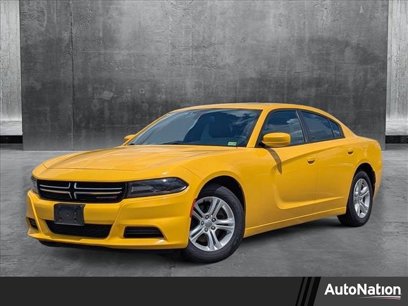 Used 2017 Dodge Charger SE w/ Power Sunroof Group