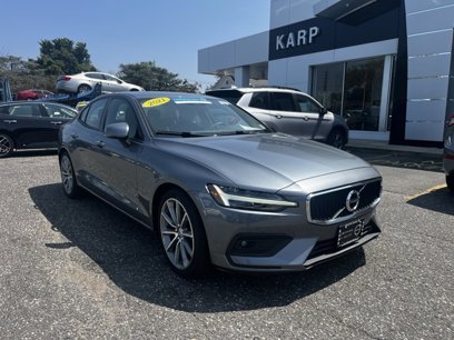 Used 2021 Volvo S60 T6 Momentum w/ Premium Package
