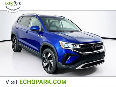 Used 2024 Volkswagen Taos SE w/ Panoramic Sunroof Package