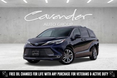 Used 2022 Toyota Sienna Platinum