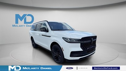 New 2025 Lincoln Navigator L Reserve w/ Jet Appearance Package