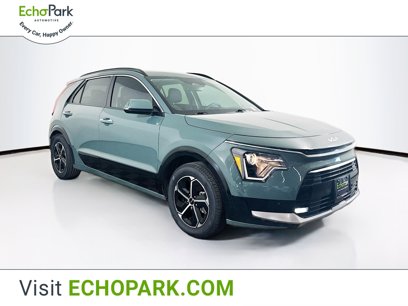 Used 2023 Kia Niro SX