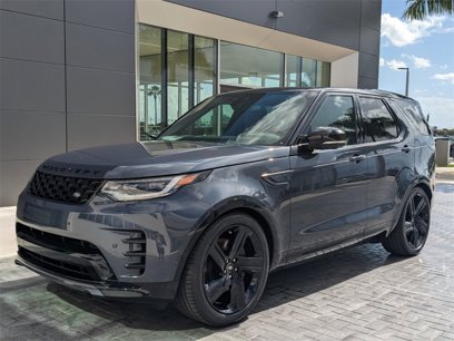 New 2024 Land Rover Discovery Dynamic SE