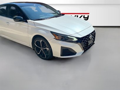 Used 2023 Nissan Altima 2.5 SR