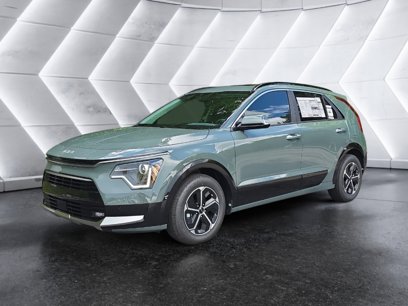 New 2025 Kia Niro SX