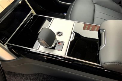 New 2025 Land Rover Range Rover SE
