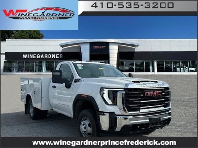 New 2024 GMC Sierra 3500 Pro w/ Convenience Package