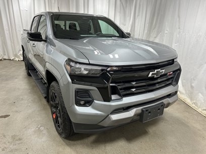 Used 2025 Chevrolet Colorado Z71 w/ Z71 Convenience Package 2