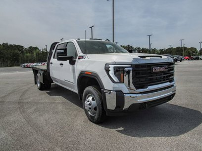 New 2025 GMC Sierra 3500 Pro w/ Convenience Package