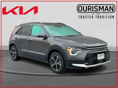 New 2025 Kia Niro SX