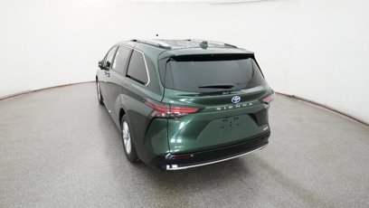 New 2025 Toyota Sienna Limited
