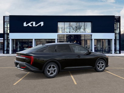 New 2025 Kia K4 LXS