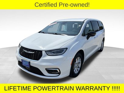 Used 2024 Chrysler Pacifica Touring-L