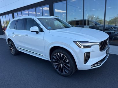 New 2025 Volvo XC90 T8 Plus w/ Protection Package Premier