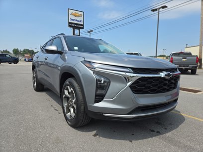 New 2025 Chevrolet Trax LT w/ Driver Confidence Package